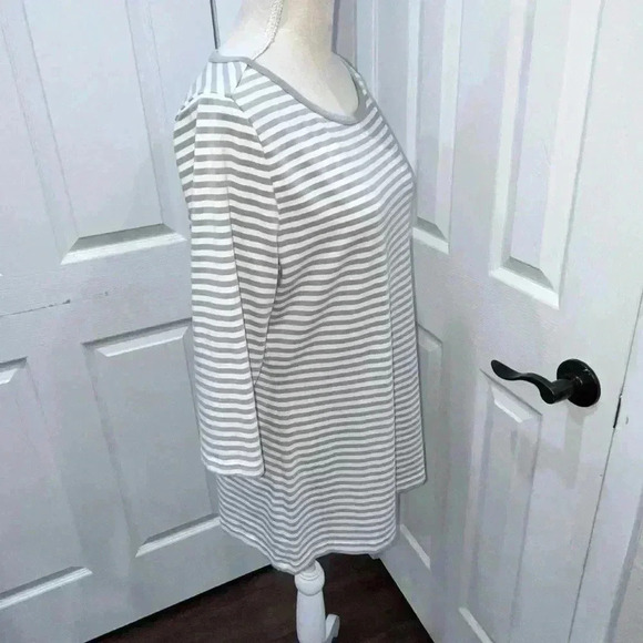 Matilda Jane striped pull over gray white striped 3/4 sleeves Super cute &comfy - Picture 3 of 9